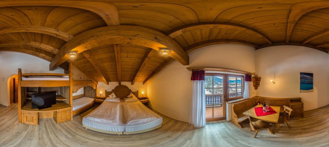 Landhotel Laerchenhuegel Oberammergau Bagian luar foto