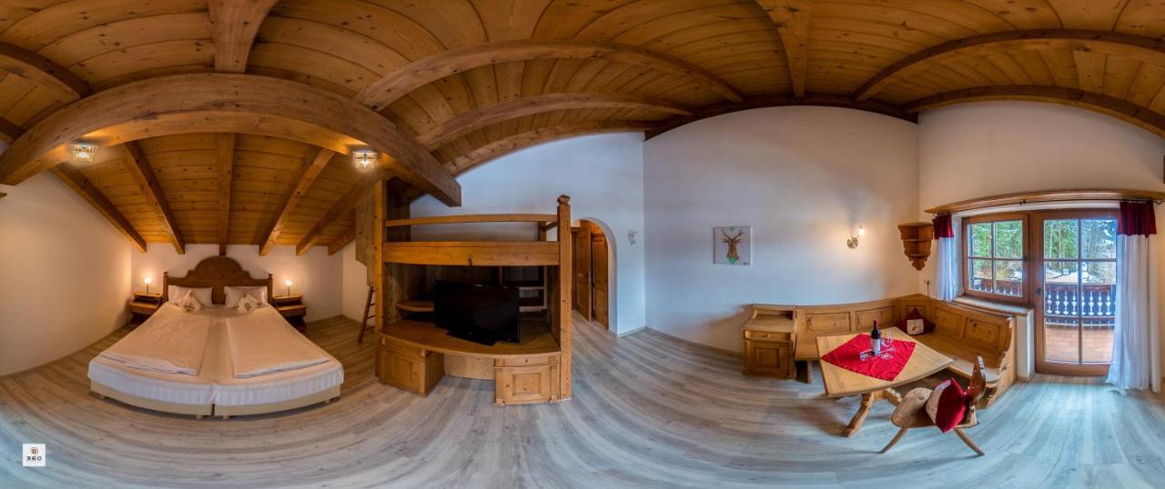 Landhotel Laerchenhuegel Oberammergau Bagian luar foto